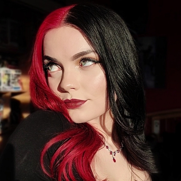 Meet your Posher, Taylor - Picture 1 of 1